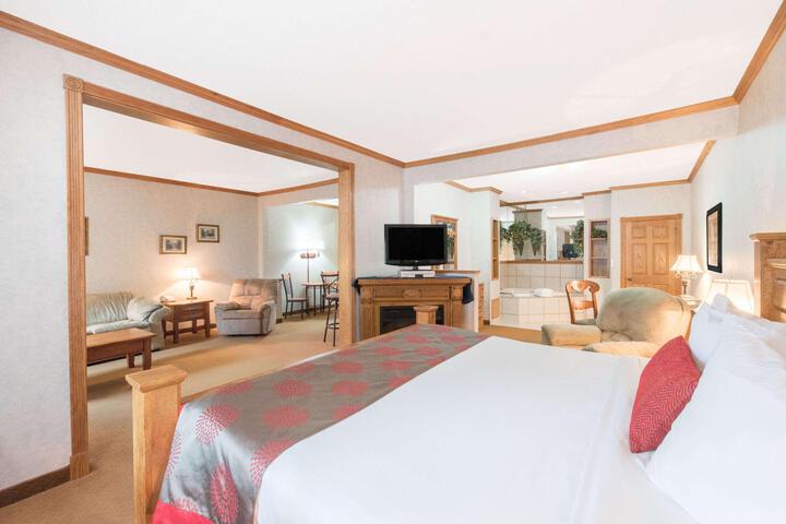 Room 6 of 22