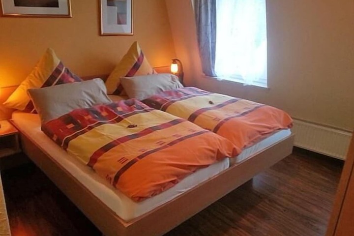 Room 7 of 65