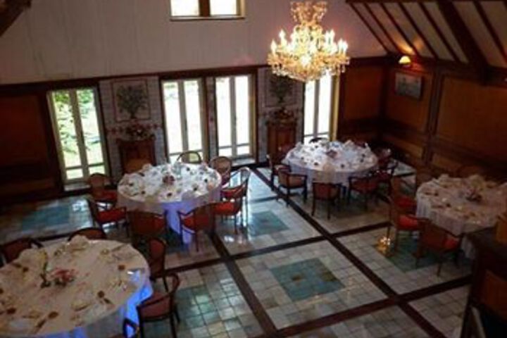 Dining 55 of 60