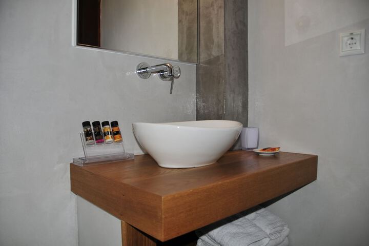 Clean Restrooms