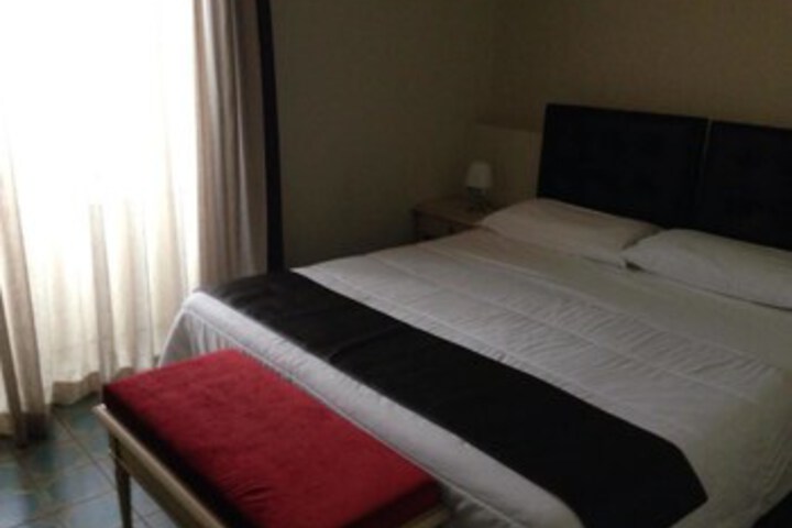 Room 21 of 28
