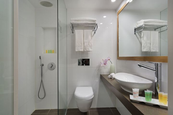 Clean Restrooms