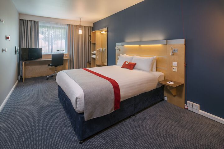 Room 17 of 60