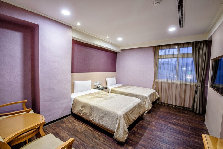 Room 16 of 35