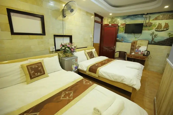 Room 3 of 12