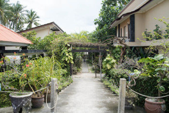 Hotel Exterior 5 of 41