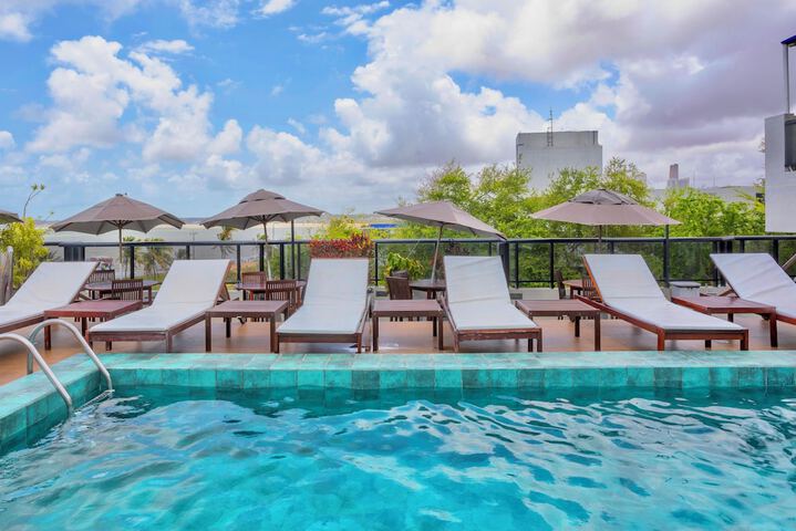 Hotel Pool