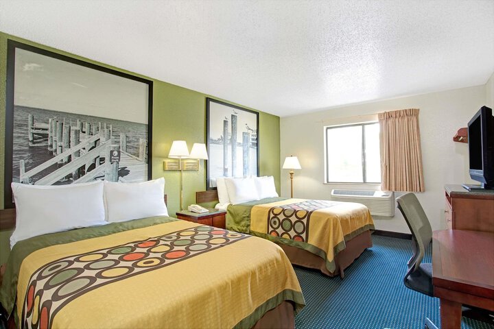2 Double Beds (6 of 12)