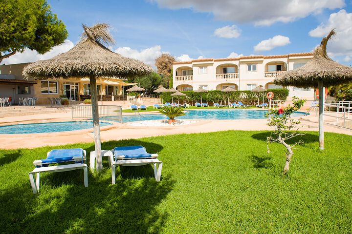 Hotel Pool