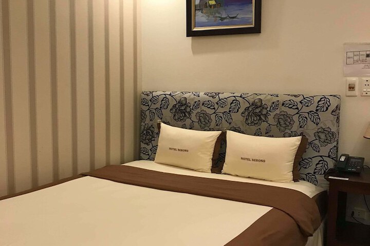 Room 9 of 28