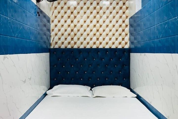 Room 22 of 28