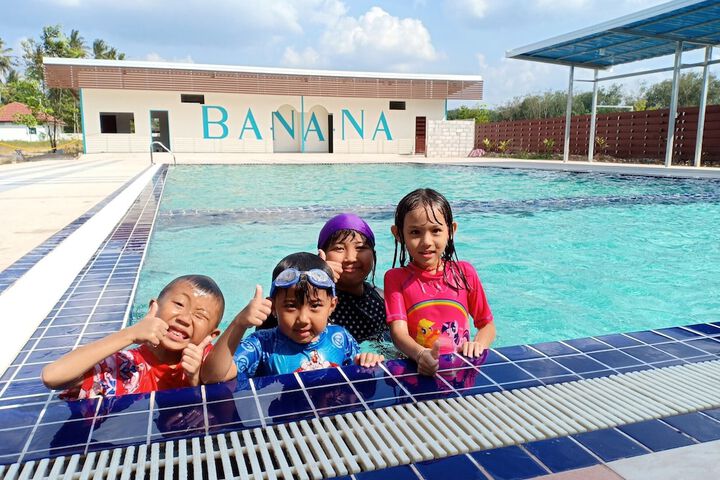 Pool 16 of 38