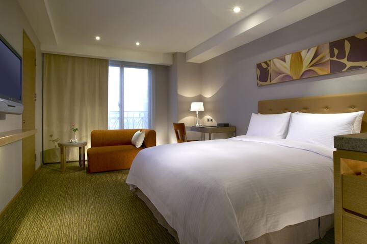 Room 16 of 34