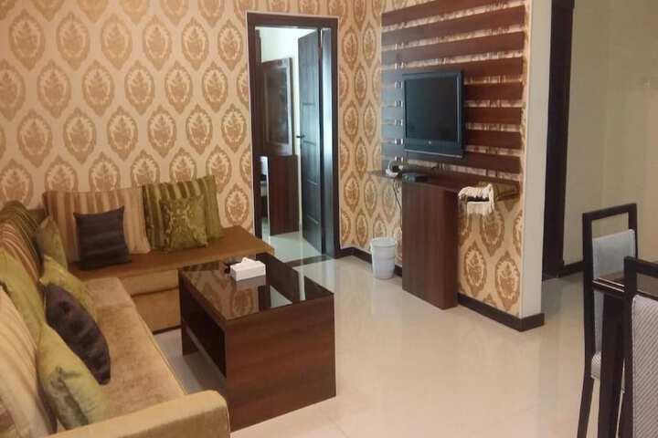 Room 15 of 18