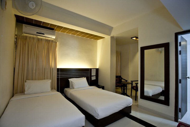 Room 9 of 42
