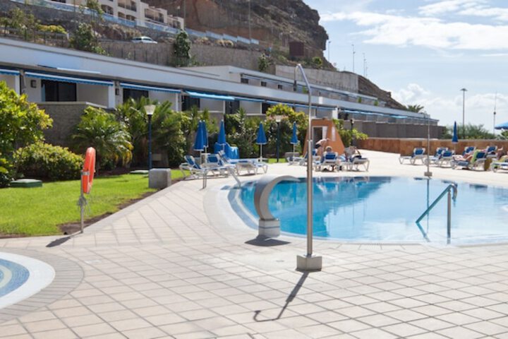 Pools & Facilities