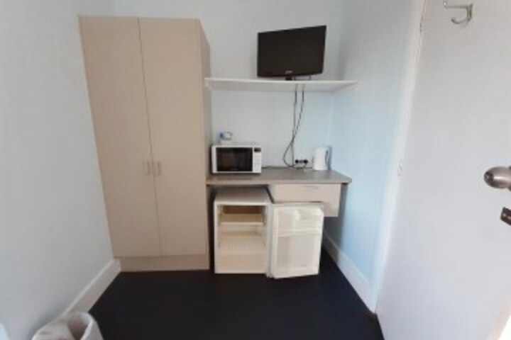 Room 28 of 48