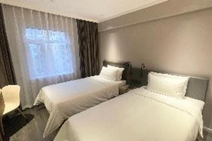 Room 10 of 53