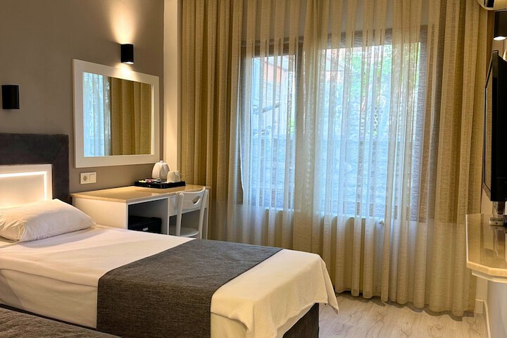 Room 5 of 60