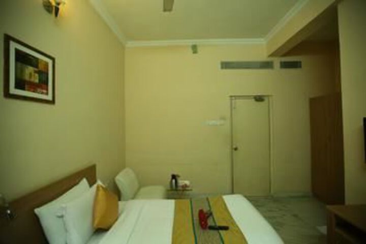 Room 6 of 23