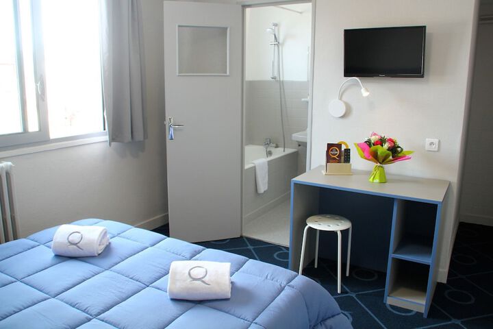 Room 8 of 13
