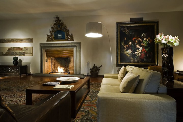Lobby sitting area