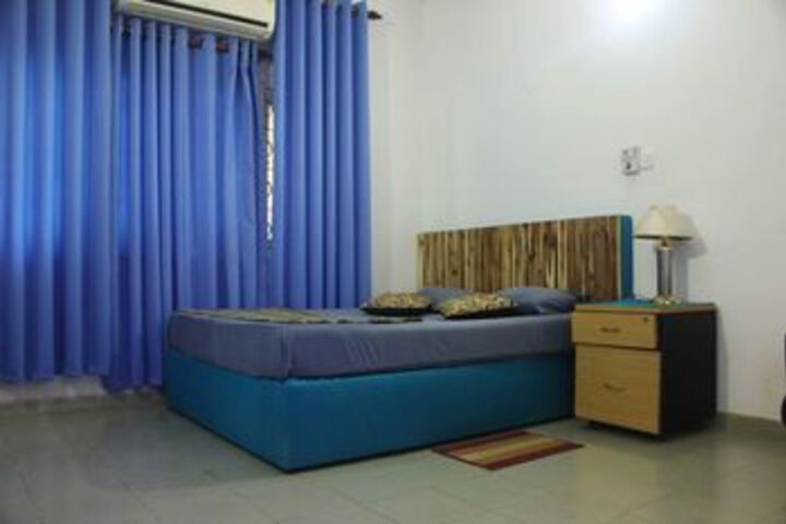 Room 4 of 27