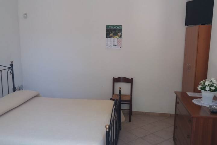 Room 2 of 38