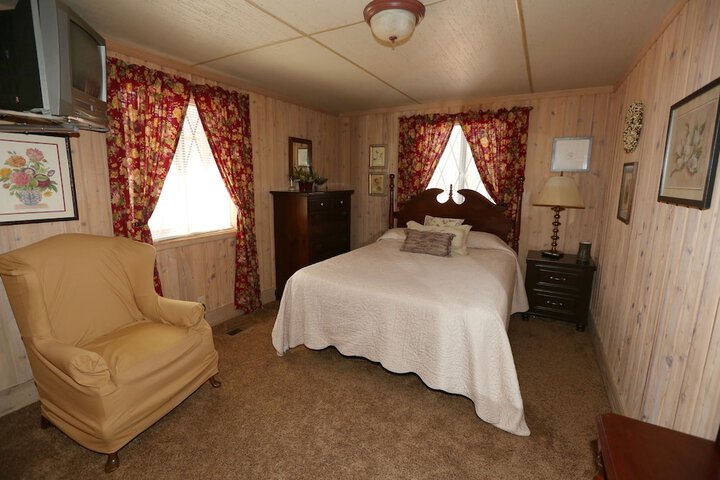 Room 6 of 400