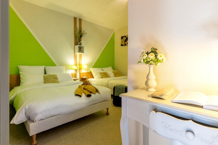 Room 5 of 36