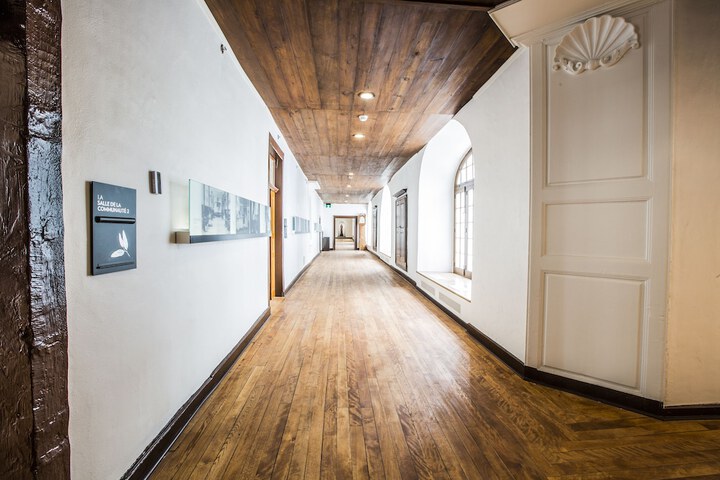Ballroom/Hall 31 of 41