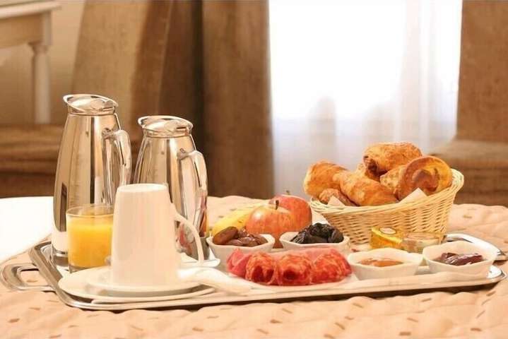 Breakfast/Coffee Service 8 of 10