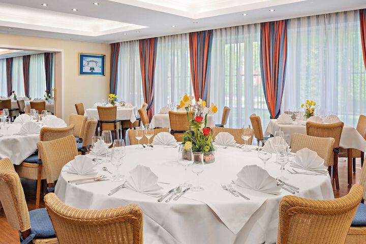 Dining Photos