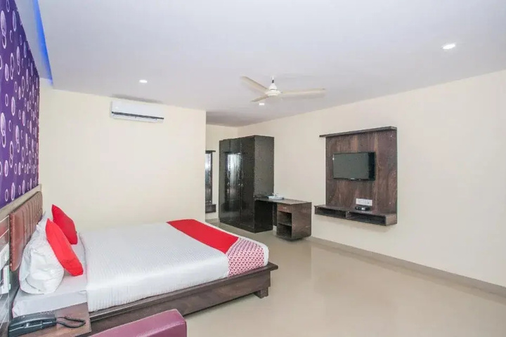 Room 2 of 9