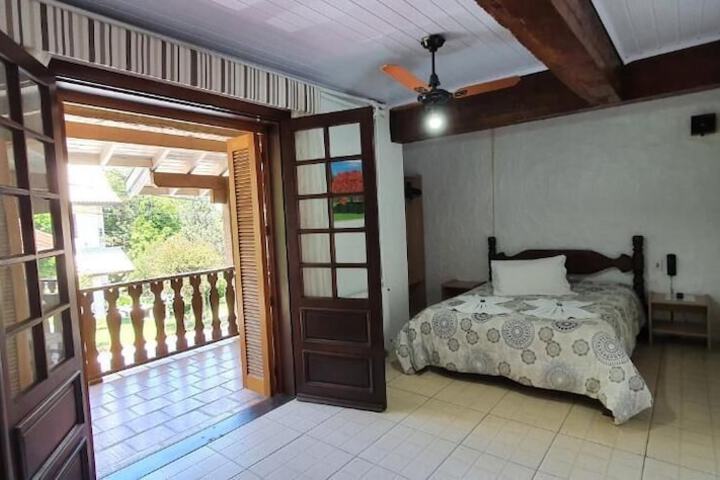 Room 3 of 46