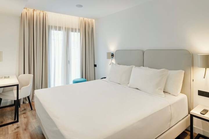 Room 3 of 52
