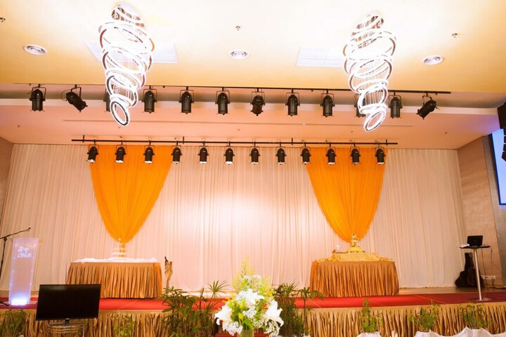 Ballroom/Hall 22 of 30