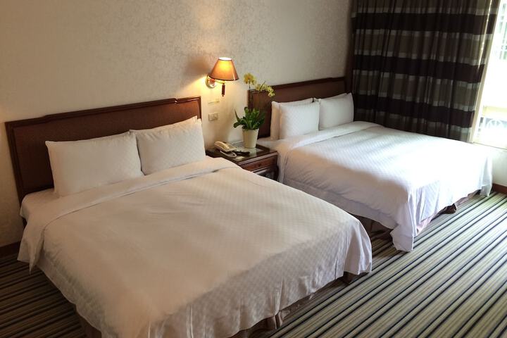 Room 3 of 37