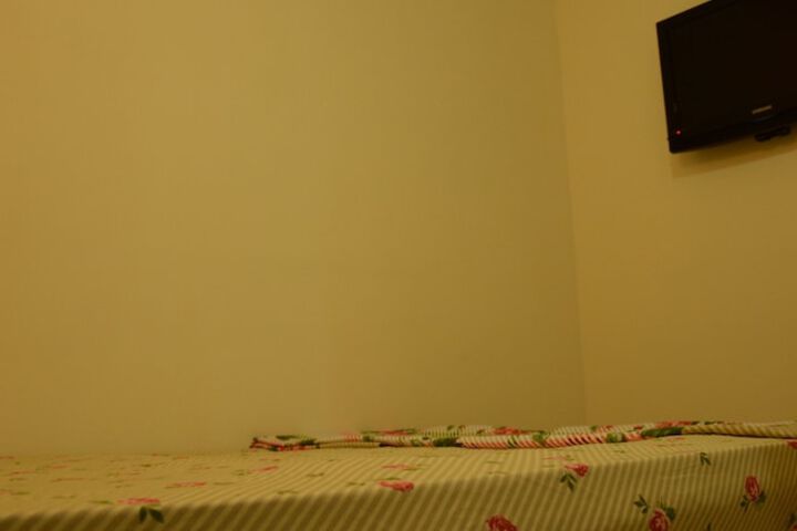 Room 10 of 43