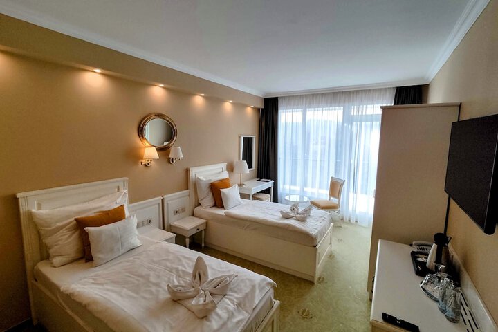 Room 37 of 69