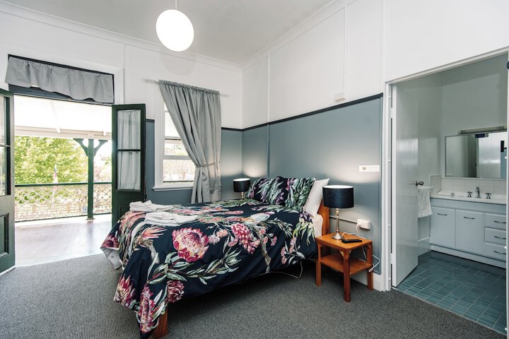 Room 4 of 30