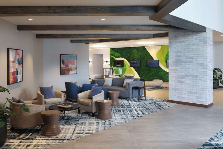 Guest Lobby