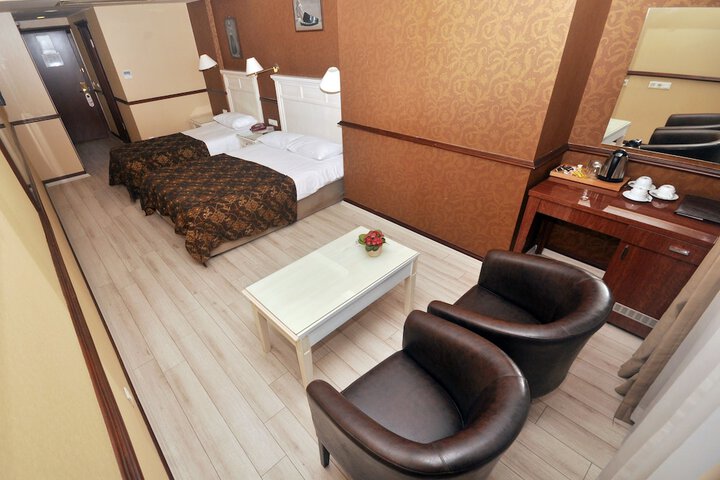 Room 80 of 114