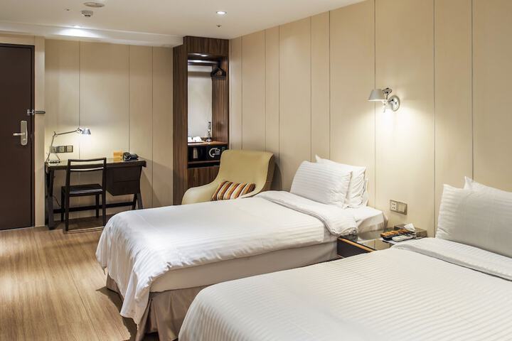 Room 16 of 53