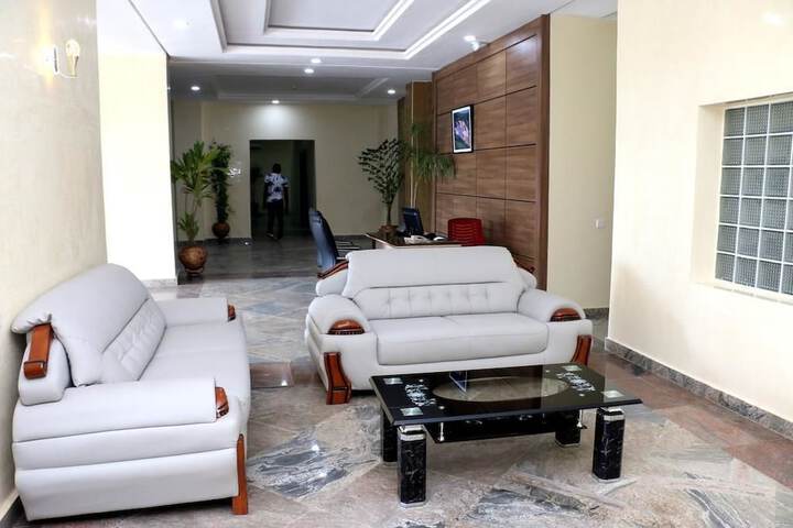 Room 4 of 20