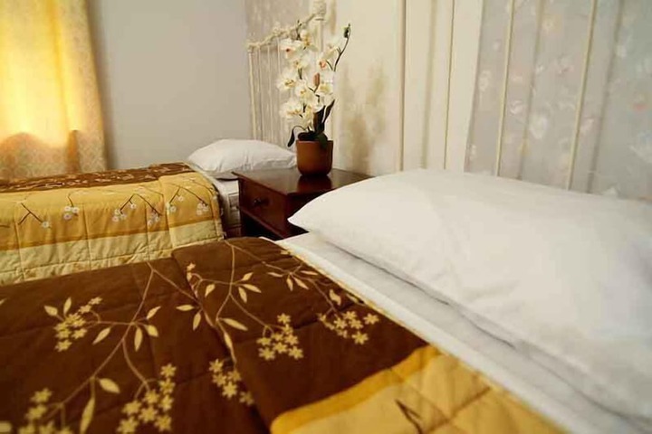 Room 6 of 28