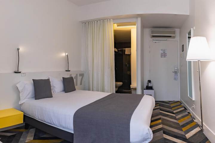 Room 27 of 60