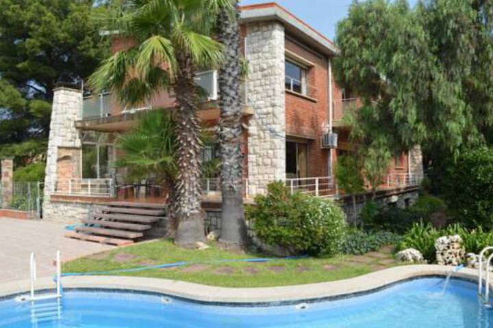Exterior of Pool House Barcelona