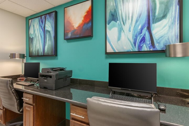 Business Center 56 of 58