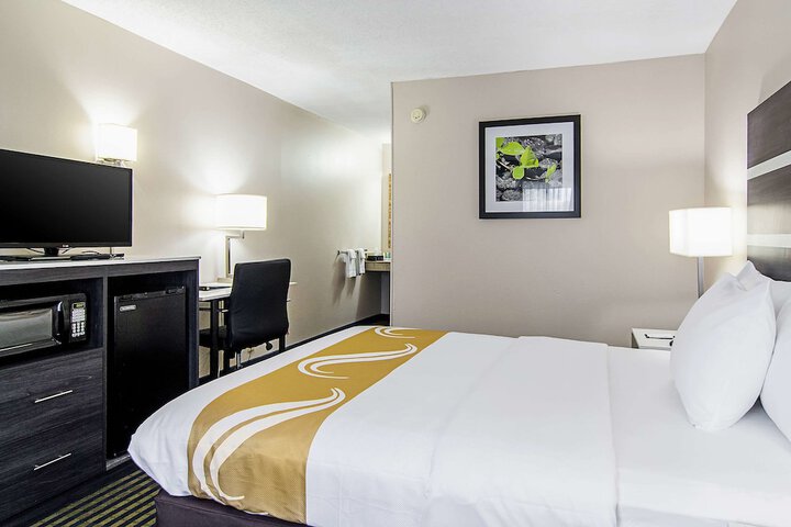 1 Double Bed Efficiency Accessible (14 of 22)